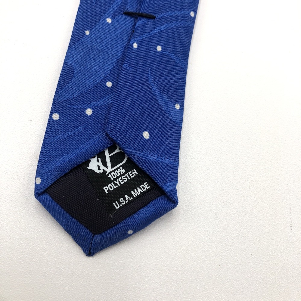 MICKEY UNLIMITED Mens Christmas Necktie Disney Mickey Donald Pluto Caroling - Picture 14 of 16